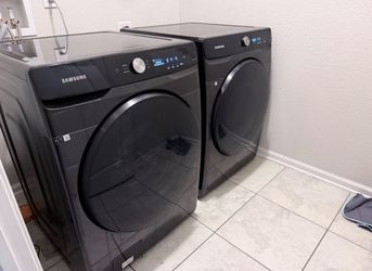 Samsung Front-Load Washer & Dryer Set - Excellent Condition