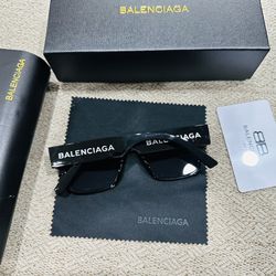 New Sunglasses Top Quality Includes Everything On The Picture 