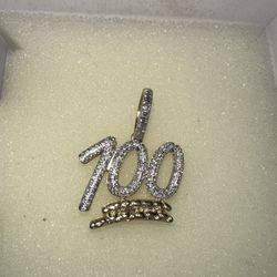 10K Gold , 1/2 C.T Diamond SI 2 , Pendant Charm