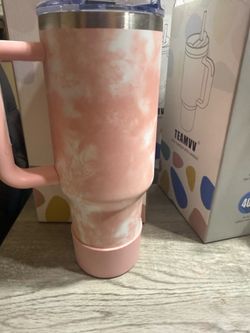 Premium Insulated Tumbler ☕❄️  Keeps your drinks hot for hours and cold even longer. Stylish, durable, and perfect for home, work, or travel.  For ord