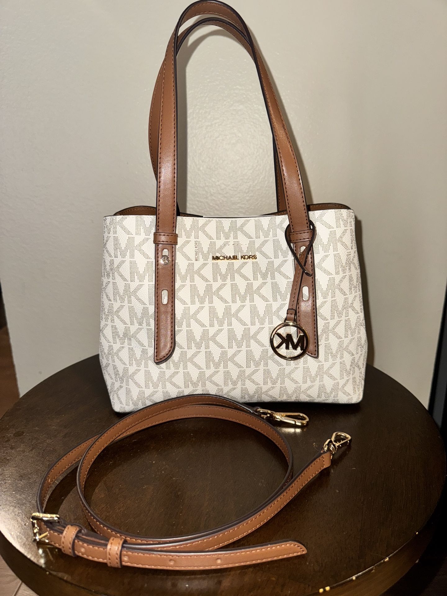 Michael Kors Mel Logo Tote Bag In medium