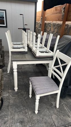 White Farmhouse Dining Table with Chairs 50 bucks
