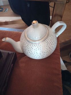 Tea pot