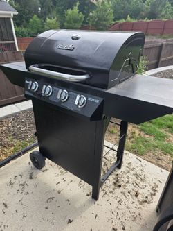 REDUCED Propane grill