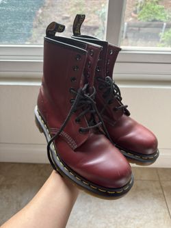 Like new - Dr. Martens 1460 Smooth Leather Lace Up Boots