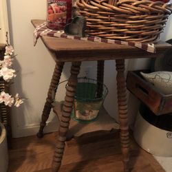 18” Antique Oak Parlor Table 