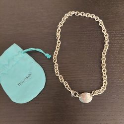 Tiffany &Co. oval tag choker necklace