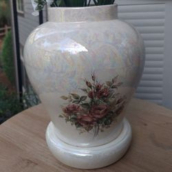 BEAUTIFUL FLORAL DESIGN BEIGE COLOR VASE/ HOME DECOR ( FAKE FLOWERS INCLUDED ) 11" TALL W/ BASE, 5" WIDE, MIDDLE VASE 27" ROUND.