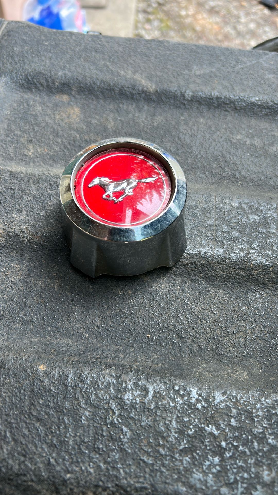 Mustang, https://offerup.com/redirect/?o=Rm9yZC5jZW50ZXI= Cap