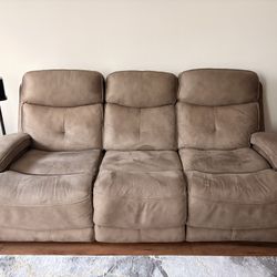 Gavin Power Reclining Sofa – Excellent Condition