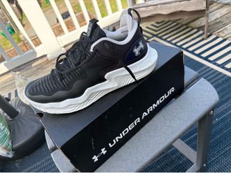 Under Armour training size 8.5 men