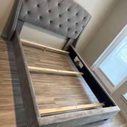 Another Beautiful Queen Bed In Totem Lake