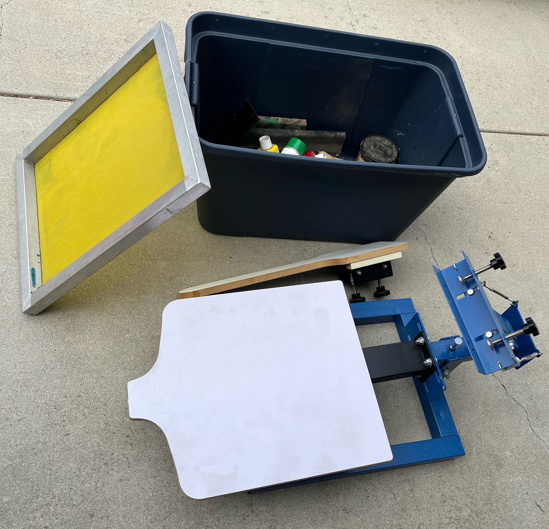 Screen Printing Press/Machine- Tools, Inks And Silkscreen