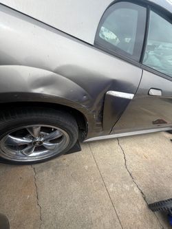Ford Mustang – Fender Damage, Needs Repair