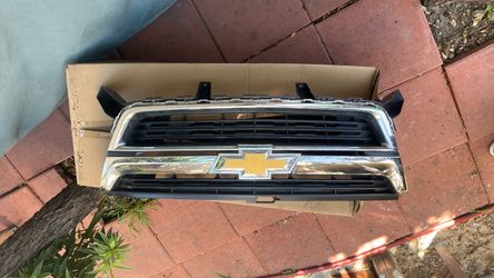 2017 CHEVY COLORADO. FRONT GRILl