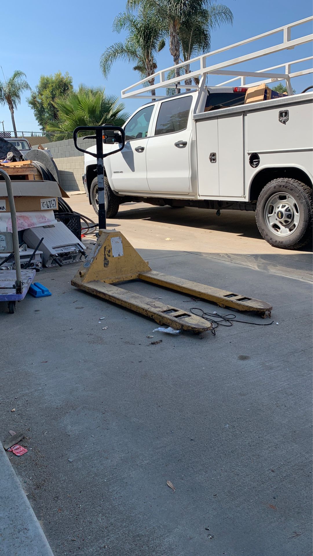 Mechanical forklift