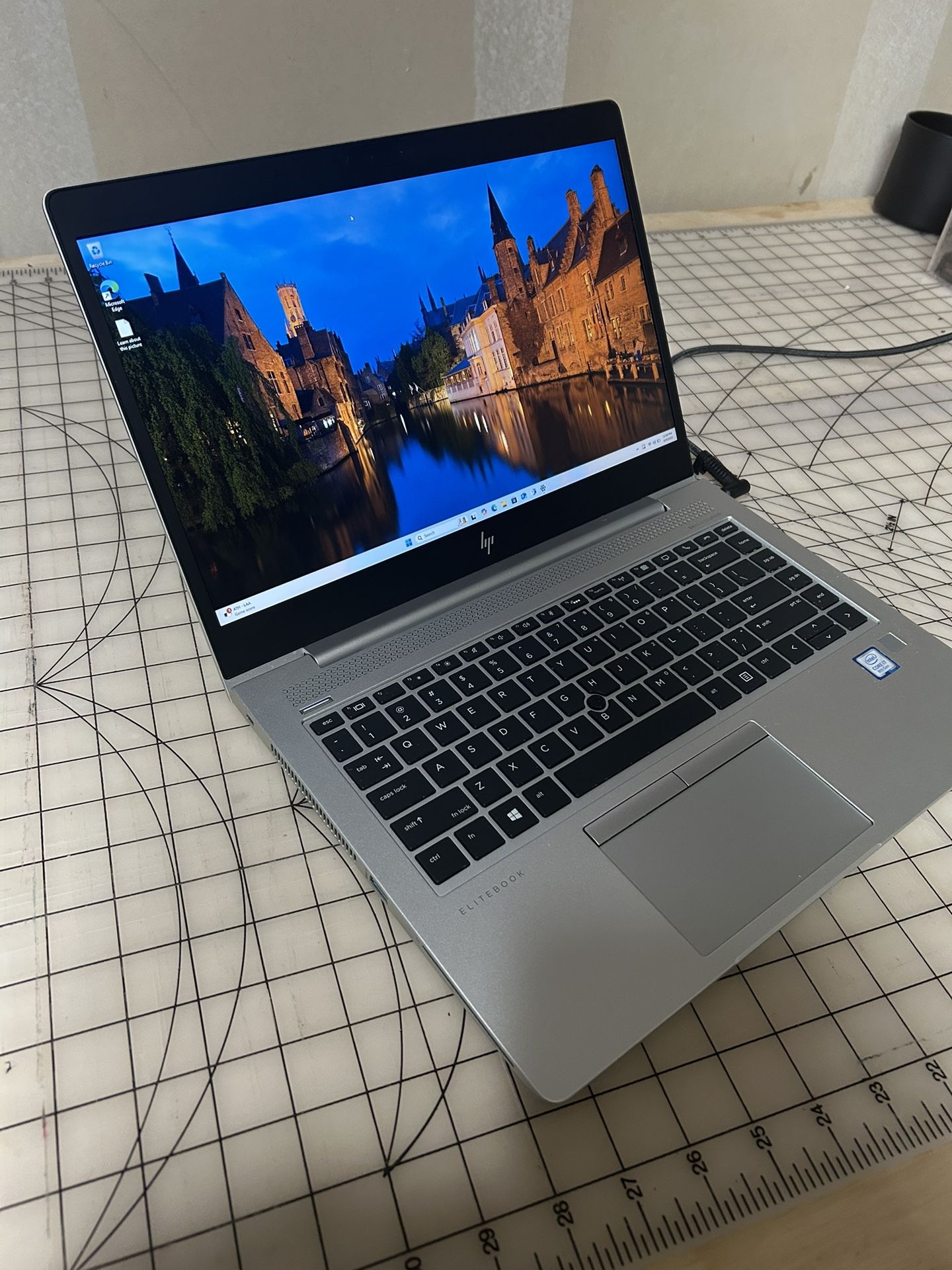 14” HP laptop