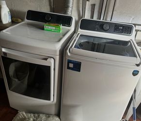 Gently used WASHER/Dryer