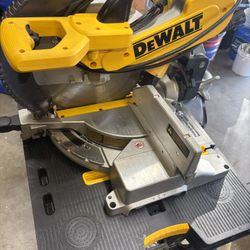 Dewalt 12in Miter Saw 