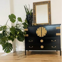 BEAUTIFUL ANTIQUE SOLID WOOD JAPENESE CHEST 