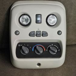 00-06 Tahoe Suburban Yukon GMC Chevrolet Roof Console Climate Control 