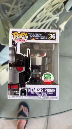 Funko pop transformers Nemesis Prime Holiday Exclusive