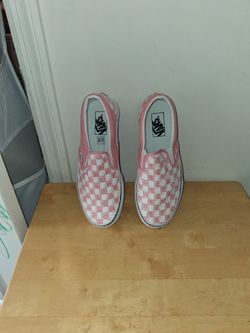 Size women 8.5 like new Vans Classic Slip-On Pink Checkerboard Sneakers