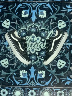 VANS OF THE WALL STRAP SNEAKERS 