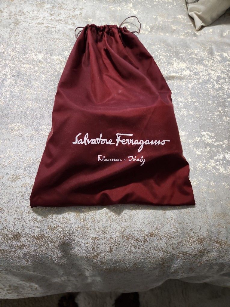 Ferragomo Slides Size 12