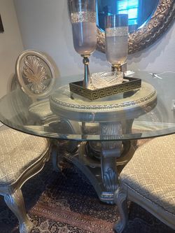 Dinner table with four chair