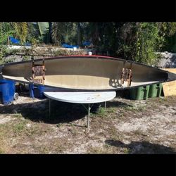 Nova 16 Canoe been painted