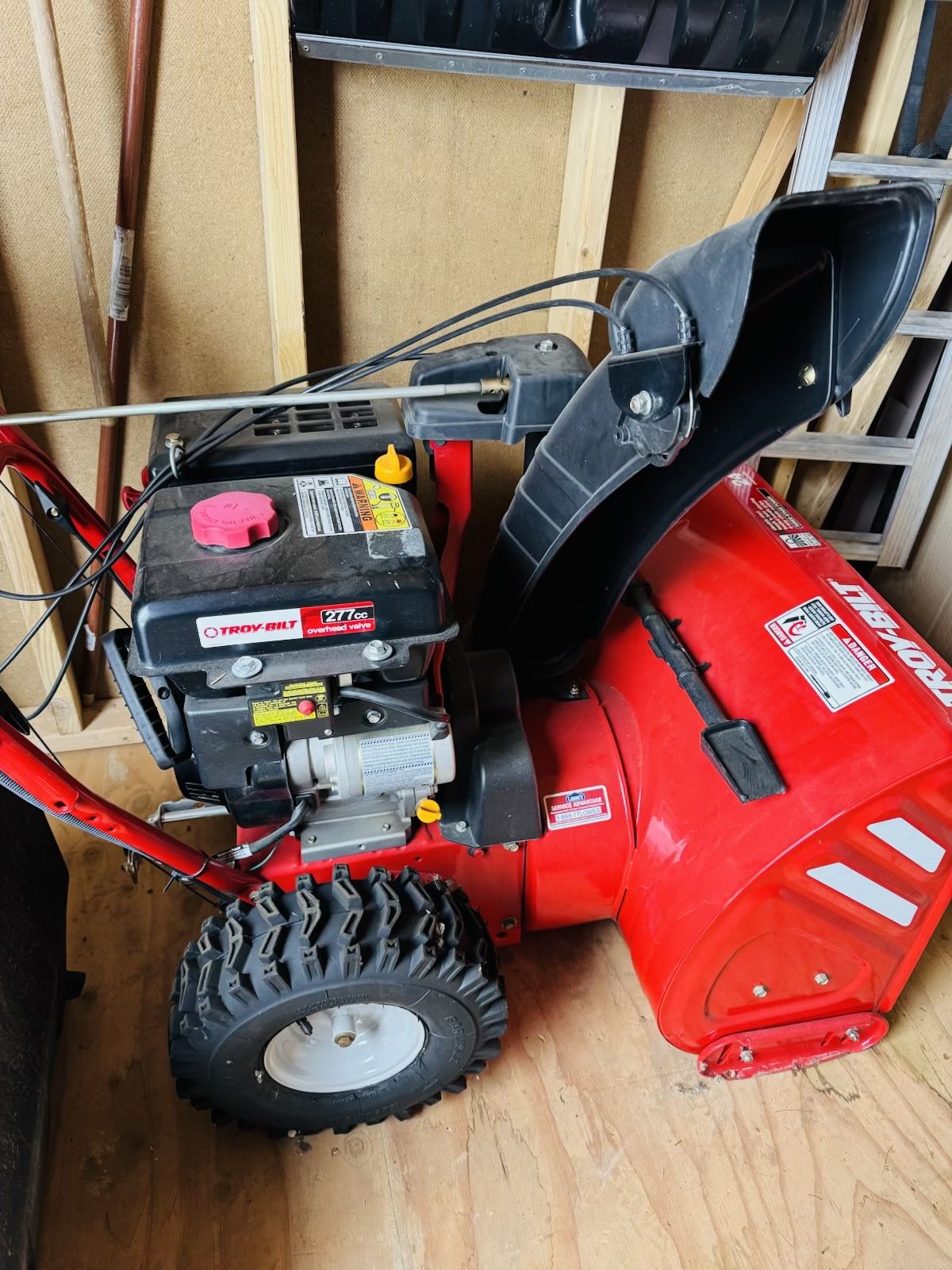 Troy-Bilt Vortex 2490 Snowblower