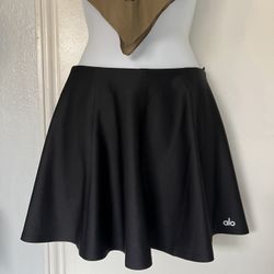 Alo Skirt 🖤
