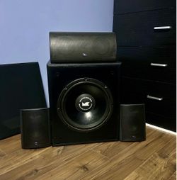 Wired Surround sound speakers all in great working condition OBO