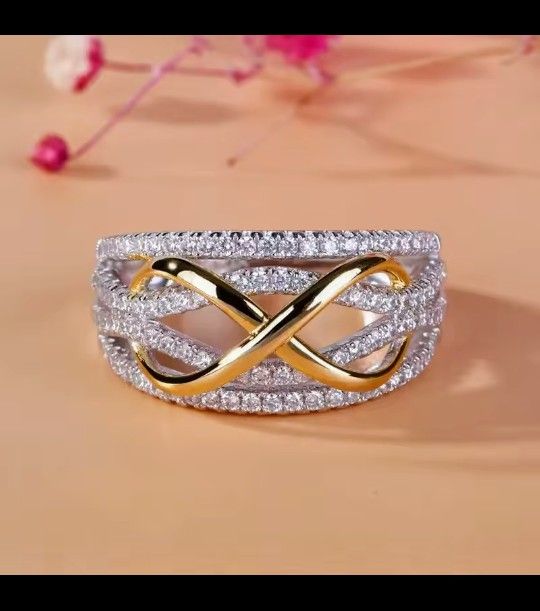 *NEW*UNIQUE LOVE DESIGN SILVER & GOLD PLATED. ENGAGEMENT BAND LUXURY ACCESSORIES HOT TREND ETEMITY JEWELRY PARTY GIFTS .SIZE: 7.5*WEIGHT: 4.8 GRAMS.*