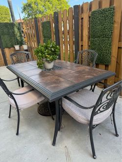 Patio 4 sillas con cojines