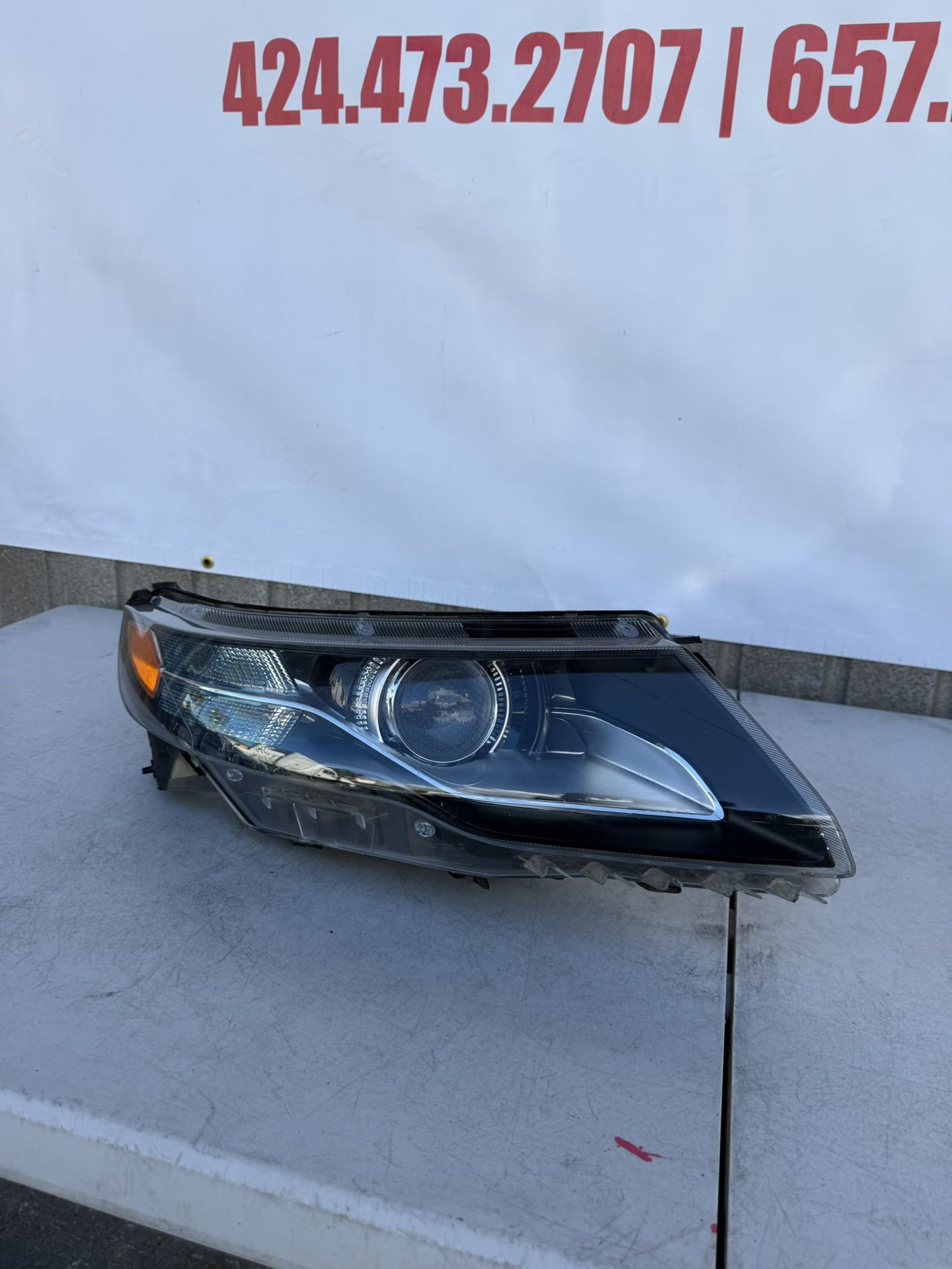 2011 2012 2013 2014 2015 Chevy Chevrolet Volt Headlight Headlamp Right Passenger Side RH USED ORIGINAL OEM