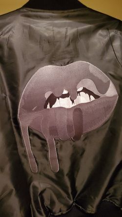 Kylie Jenner Blackout Lips Bomber Jacket size M