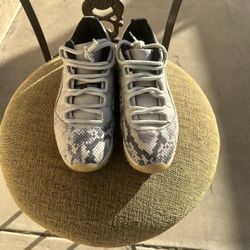 Jordan 11 Low Snake Skin