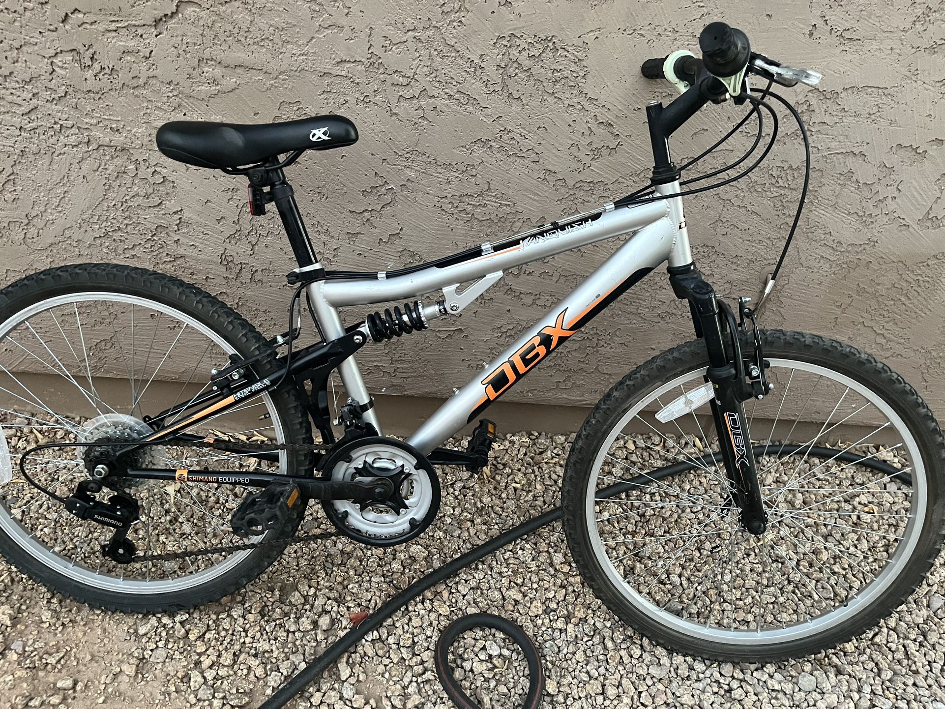DBX Vanquish Kids Mountain Bike 24”