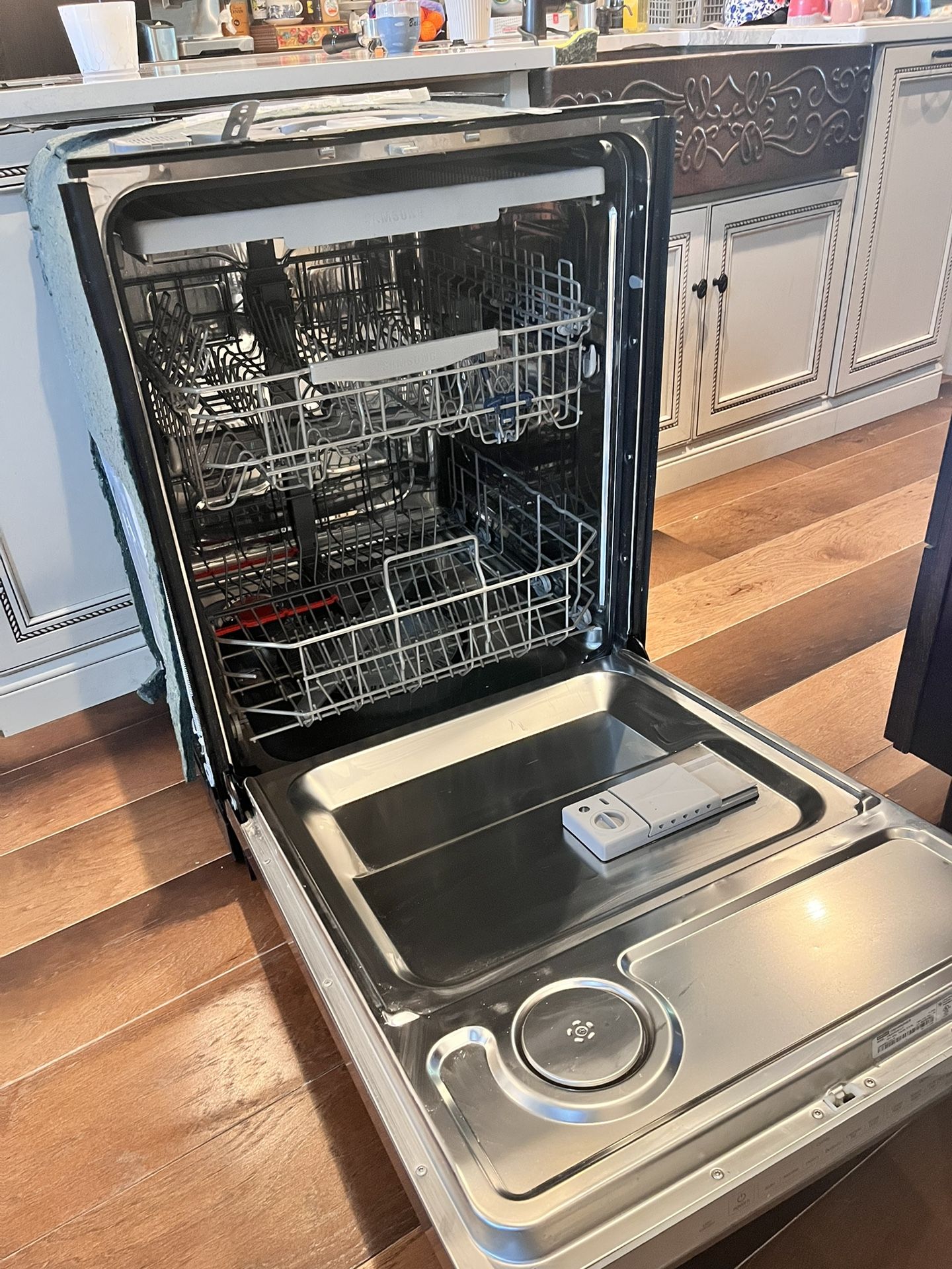 Dishwasher In Tuscan Stainless Steel for Sale in Windermere, FL OfferUp