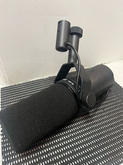 Shure SM7B dynamic vocal Studio Mic for Podcast, Broadcast & Recording. For XLR Connector