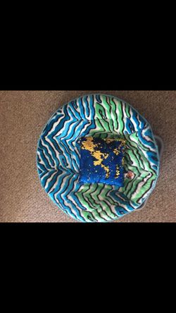 Folding moon chair with sequence pillow