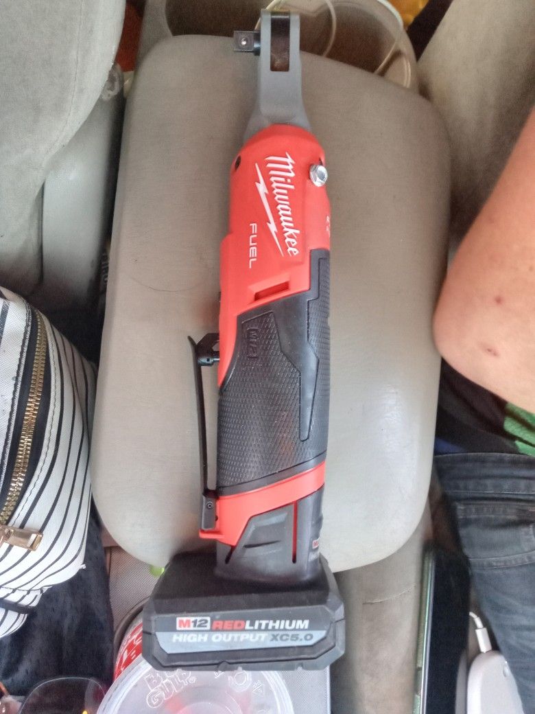 NEW 3/8 Inch Electric Ratchet Milwaukee