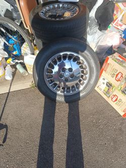 Infinity Rim  16 Inch  Meaty Tires  In Great Shape I Got New Ones Saleing For  $150