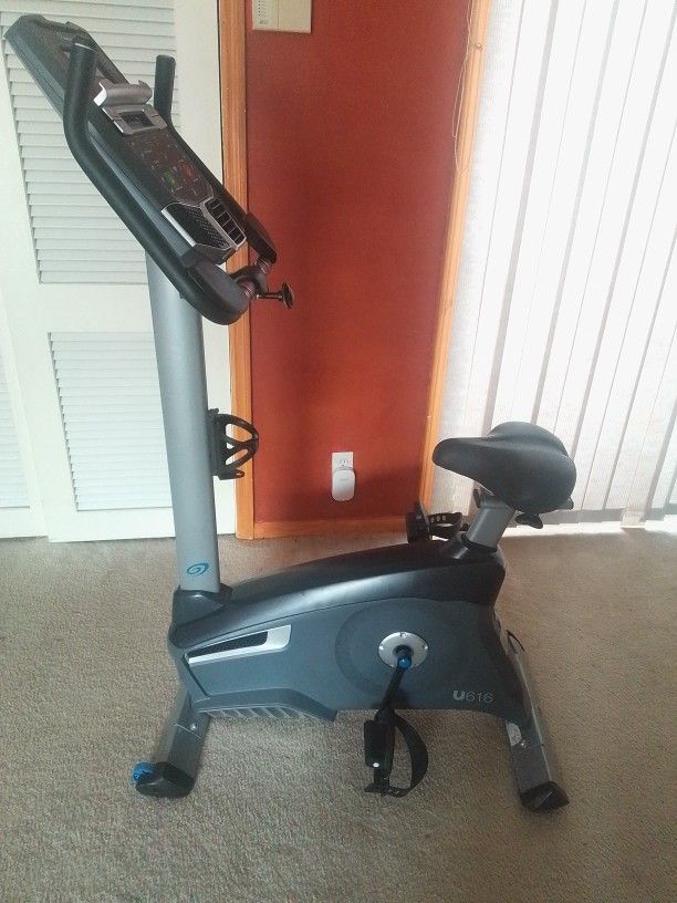 New Nautilus Upright Stationary Bike U616. (OBO)