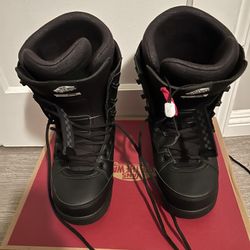 Men’s Vans 11.5 Snowboarding boots. 