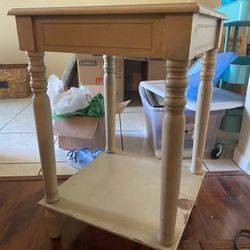 Repurpose Dream Side Table