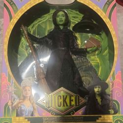 Universal Pictures’ Wicked: For Good Deluxe Elphaba Doll with Movie-Inspired Outfit & 4 Accessories