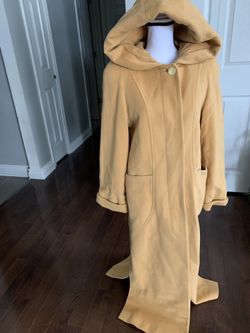 COATS/TRENCH COSTS size M